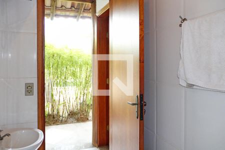 Casa de condomínio para alugar com 1100m², 3 quartos e 4 vagasBanheiro Externo 