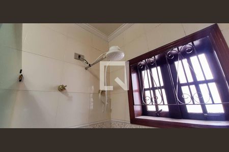 Casa à venda com 296m², 3 quartos e 6 vagasBanheiro