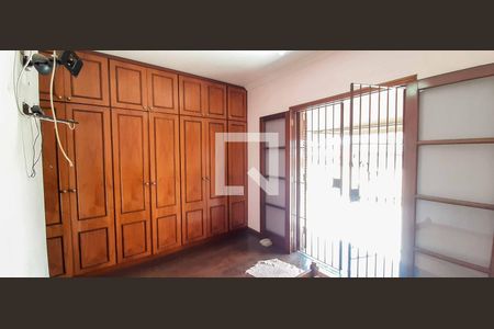 Casa à venda com 296m², 3 quartos e 6 vagasQuarto