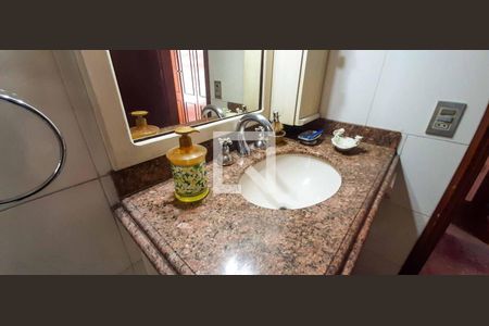 Casa à venda com 296m², 3 quartos e 6 vagasBanheiro