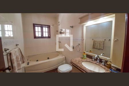 Casa à venda com 296m², 3 quartos e 6 vagasBanheiro