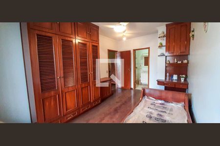 Casa à venda com 296m², 3 quartos e 6 vagasQuarto