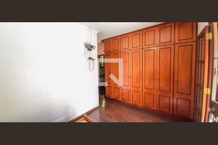 Casa à venda com 296m², 3 quartos e 6 vagasQuarto