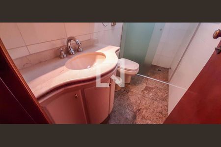 Casa à venda com 296m², 3 quartos e 6 vagasBanheiro