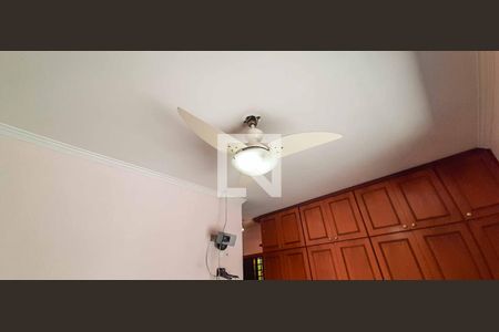 Casa à venda com 296m², 3 quartos e 6 vagasQuarto