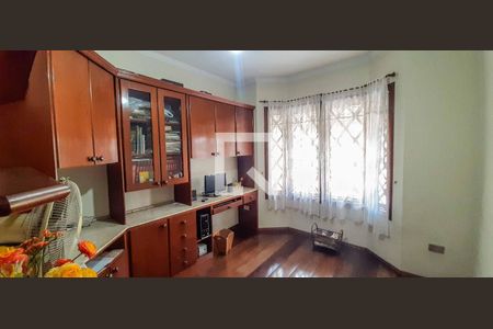 Casa à venda com 296m², 3 quartos e 6 vagasEscritório