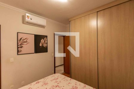 Apartamento à venda com 156m², 3 quartos e 3 vagas Apartamento à venda com 156m², 3 quartos e 3 vagasQuarto 3 Suite