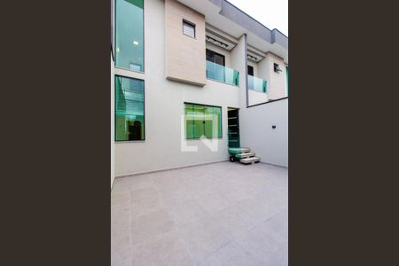 Casa à venda com 84m², 3 quartos e 2 vagas Casa à venda com 84m², 3 quartos e 2 vagasGaragem