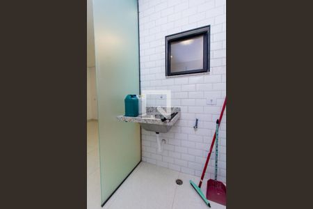 Casa à venda com 84m², 3 quartos e 2 vagas Casa à venda com 84m², 3 quartos e 2 vagasÁrea de Serviço