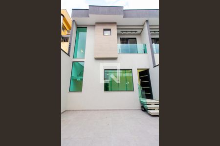 Casa à venda com 84m², 3 quartos e 2 vagas Casa à venda com 84m², 3 quartos e 2 vagasGaragem