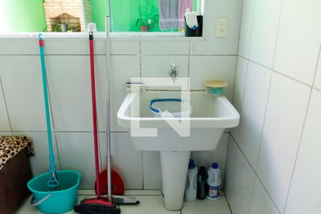 Casa à venda com 200m², 3 quartos e 2 vagas Casa à venda com 200m², 3 quartos e 2 vagasLavanderia