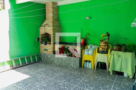 Casa à venda com 200m², 3 quartos e 2 vagas Casa à venda com 200m², 3 quartos e 2 vagasQuintal