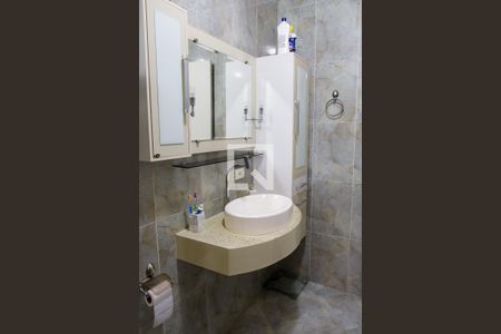 Casa à venda com 200m², 3 quartos e 2 vagas Casa à venda com 200m², 3 quartos e 2 vagasBanheiro da Suíte 2