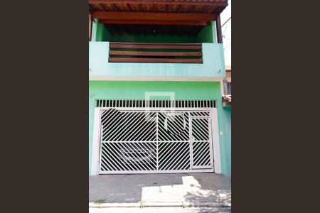 Casa à venda com 200m², 3 quartos e 2 vagas Casa à venda com 200m², 3 quartos e 2 vagasFachada