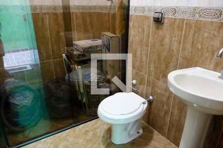 Casa à venda com 200m², 3 quartos e 2 vagas Casa à venda com 200m², 3 quartos e 2 vagasBanheiro