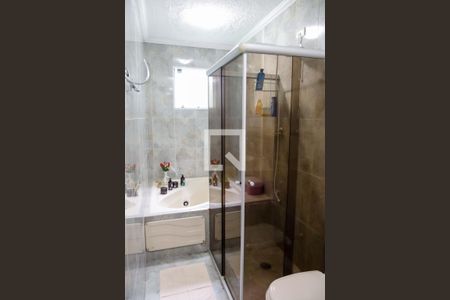 Casa à venda com 200m², 3 quartos e 2 vagas Casa à venda com 200m², 3 quartos e 2 vagasBanheiro da Suíte 2