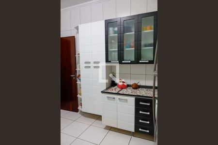 Casa à venda com 200m², 3 quartos e 2 vagas Casa à venda com 200m², 3 quartos e 2 vagasCozinha