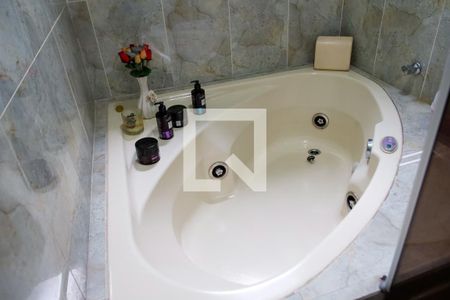 Casa à venda com 200m², 3 quartos e 2 vagas Casa à venda com 200m², 3 quartos e 2 vagasBanheiro da Suíte 2