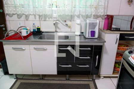 Casa à venda com 200m², 3 quartos e 2 vagas Casa à venda com 200m², 3 quartos e 2 vagasCozinha