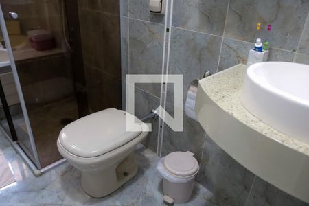 Casa à venda com 200m², 3 quartos e 2 vagas Casa à venda com 200m², 3 quartos e 2 vagasBanheiro da Suíte 2