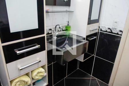 Casa à venda com 200m², 3 quartos e 2 vagas Casa à venda com 200m², 3 quartos e 2 vagasBanheiro