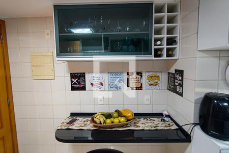 Apartamento à venda com 100m², 3 quartos e 2 vagascozinha e área de serviço