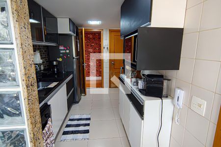 Apartamento à venda com 100m², 3 quartos e 2 vagascozinha e área de serviço