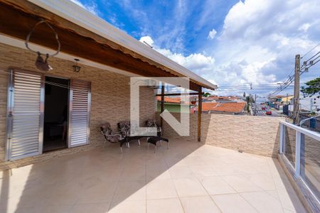 Casa à venda com 175m², 4 quartos e 2 vagas Casa à venda com 175m², 4 quartos e 2 vagasvaranda do Quarto 2