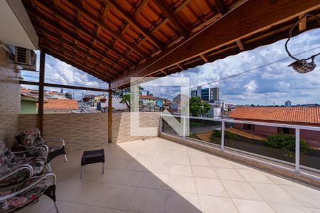 Casa à venda com 175m², 4 quartos e 2 vagas Casa à venda com 175m², 4 quartos e 2 vagasvaranda do Quarto 2