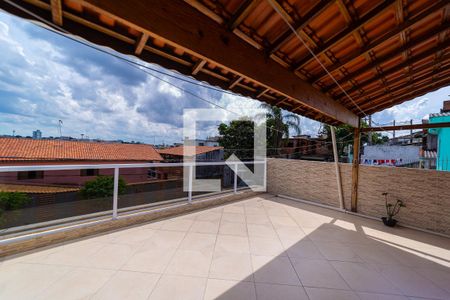 Casa à venda com 175m², 4 quartos e 2 vagas Casa à venda com 175m², 4 quartos e 2 vagasvaranda do Quarto 2