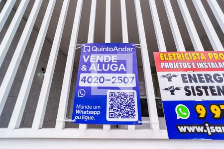 Casa à venda com 175m², 4 quartos e 2 vagas Casa à venda com 175m², 4 quartos e 2 vagasPlaca