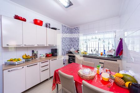 Casa à venda com 175m², 4 quartos e 2 vagas Casa à venda com 175m², 4 quartos e 2 vagasCozinha