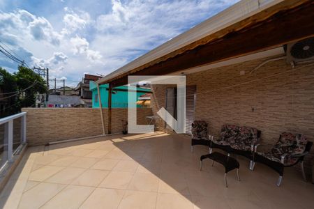 Casa à venda com 175m², 4 quartos e 2 vagas Casa à venda com 175m², 4 quartos e 2 vagasvaranda do Quarto 2