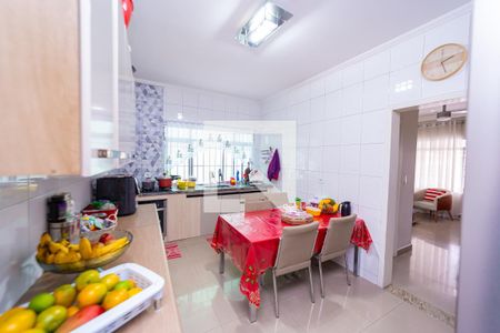 Casa à venda com 175m², 4 quartos e 2 vagas Casa à venda com 175m², 4 quartos e 2 vagasCozinha
