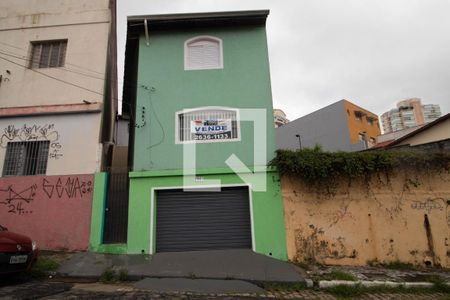 Casa à venda com 90m², 2 quartos e 2 vagasFachada