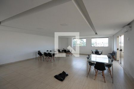 Apartamento à venda com 43m², 2 quartos e 1 vaga Apartamento à venda com 43m², 2 quartos e 1 vagaÁrea comum - Salão de festas