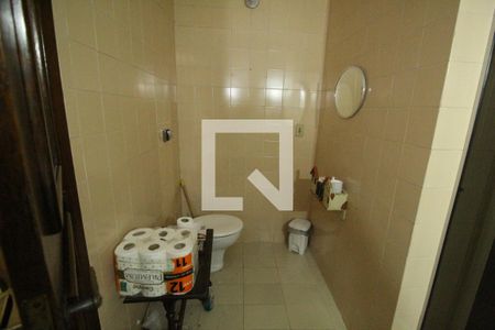 Casa de condomínio para alugar com 684m², 3 quartos e 3 vagasBanheiro 2