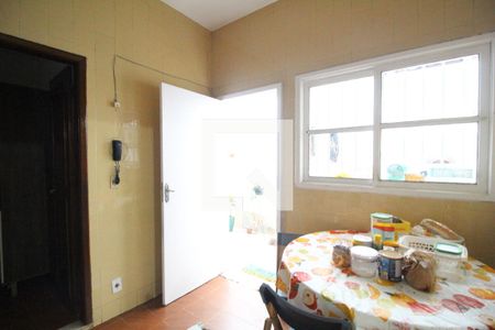 Casa de condomínio para alugar com 684m², 3 quartos e 3 vagasCozinha