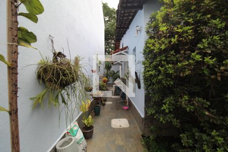 Casa de condomínio para alugar com 684m², 3 quartos e 3 vagasLateral 1