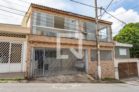 Casa à venda com 400m², 6 quartos e 1 vaga Casa à venda com 400m², 6 quartos e 1 vagaFachada