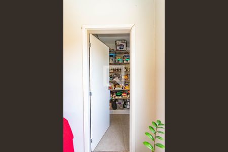 Casa à venda com 400m², 6 quartos e 1 vaga Casa à venda com 400m², 6 quartos e 1 vagaDespensa