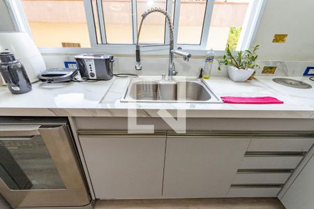 Casa à venda com 400m², 6 quartos e 1 vaga Casa à venda com 400m², 6 quartos e 1 vagaCozinha