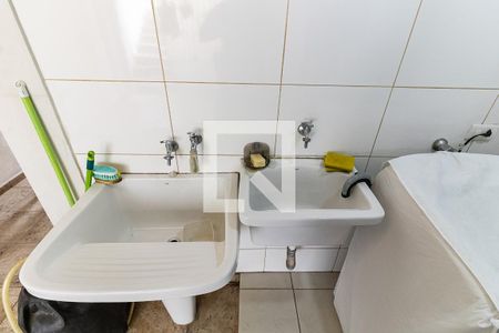 Casa à venda com 168m², 3 quartos e 2 vagasLavanderia