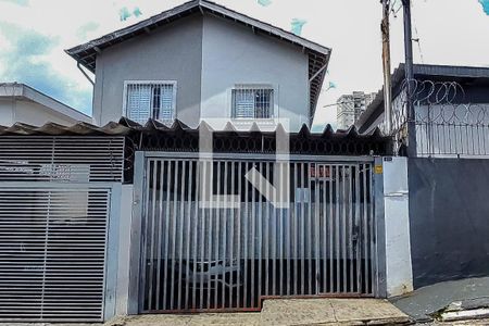 Casa à venda com 168m², 3 quartos e 2 vagasFachada