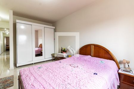 Casa à venda com 168m², 3 quartos e 2 vagasSuíte