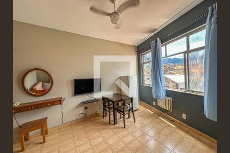 Sala/Quarto de apartamento para alugar com 1 quarto, 23m² em Centro, Rio de Janeiro