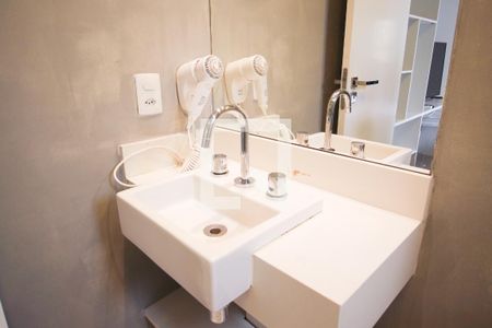Banheiro de kitnet/studio à venda com 1 quarto, 18m² em Moema, São Paulo