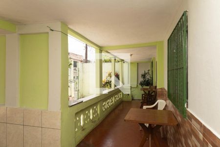 Casa à venda com 400m², 4 quartos e 1 vaga Casa à venda com 400m², 4 quartos e 1 vagaVaranda