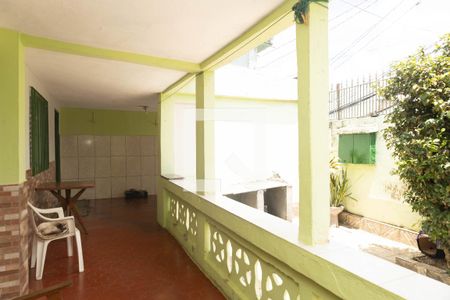 Casa à venda com 400m², 4 quartos e 1 vaga Casa à venda com 400m², 4 quartos e 1 vagaVaranda