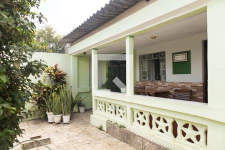 Casa à venda com 400m², 4 quartos e 1 vaga Casa à venda com 400m², 4 quartos e 1 vagaVaranda